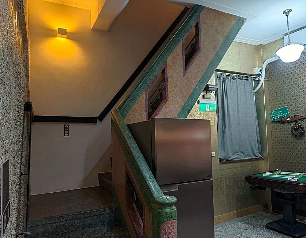 台南包棟推薦|梧藏美萊茵:中西區質感老宅,竟然有專屬停車位、KTV 與遊戲機! - 第4張圖 台南包棟推薦|梧藏美萊茵:中西區質感老宅,竟然有專屬停車位、KTV 與遊戲機!